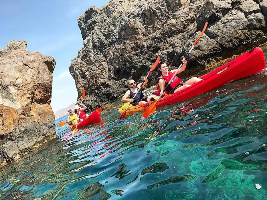 Kayak por la Costa de Murcia